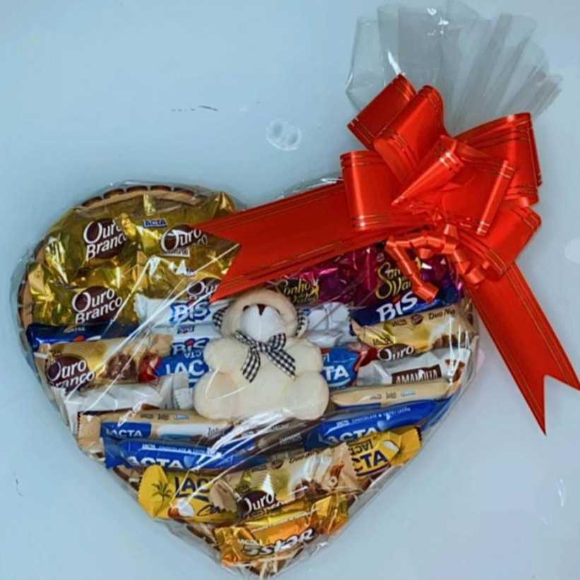 Cesta De Chocolates Lacta Tamanho G /Pais /Aniversário/Presente em Oferta na Shopee