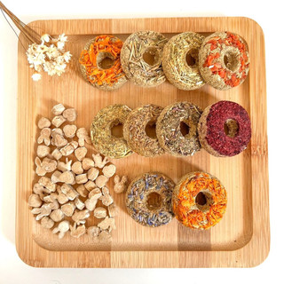 10 Rosquinhas de Feno - 100% Natural - Petisco para coelhos e roedores em Oferta na Shopee