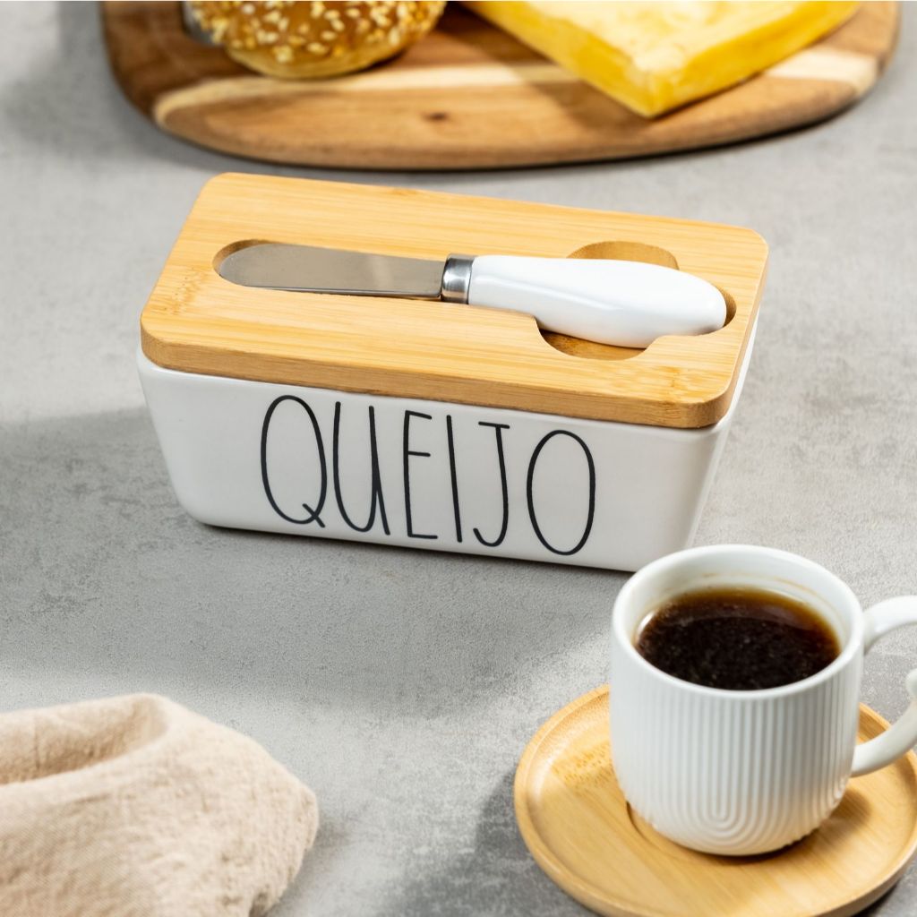 Porta Queijos Wood Script