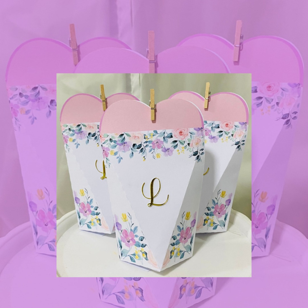 KIT FESTAS - 10 LEMBRANCINHAS PERSONALIZADA - FLORES - CAIXA PERSONALIZADA - PAPELARIA PERSONALIZADA