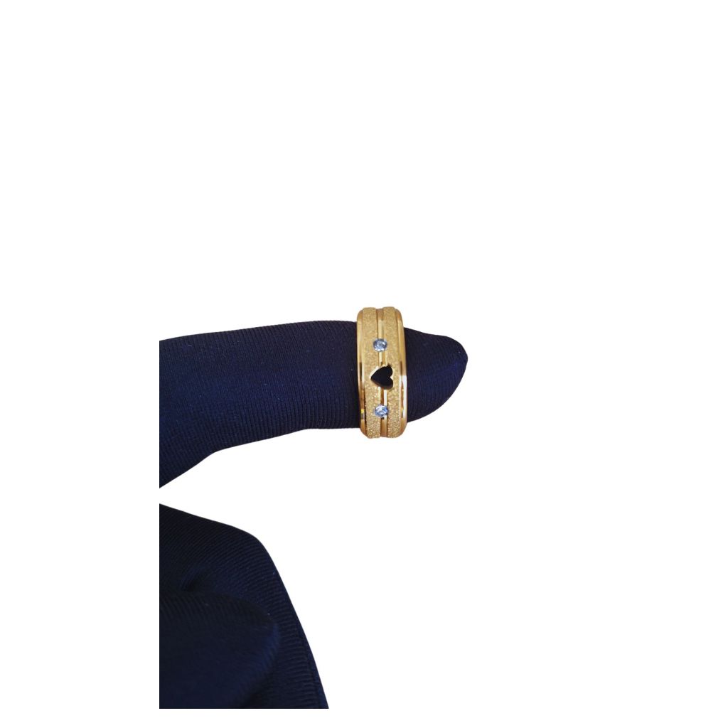 Aliança Banhada a Ouro Diamantada Casamento Noivado Coração Vazado 8mm