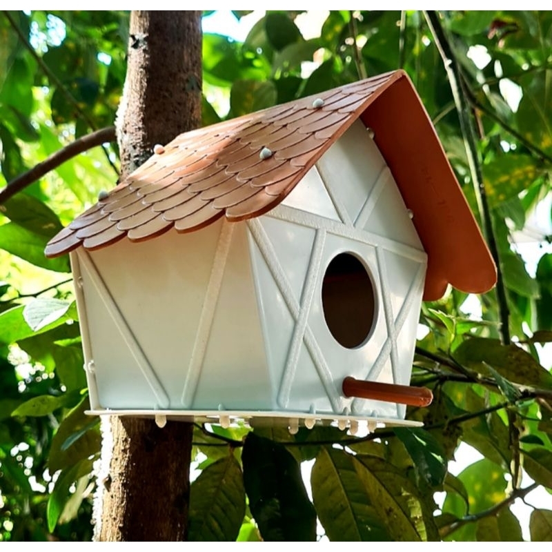 Casa de passaros em plastico reforçado