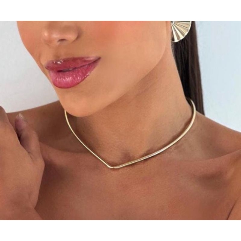 Colar Choker Aro Liso detalhe em V Dourado tendência em Oferta na Shopee