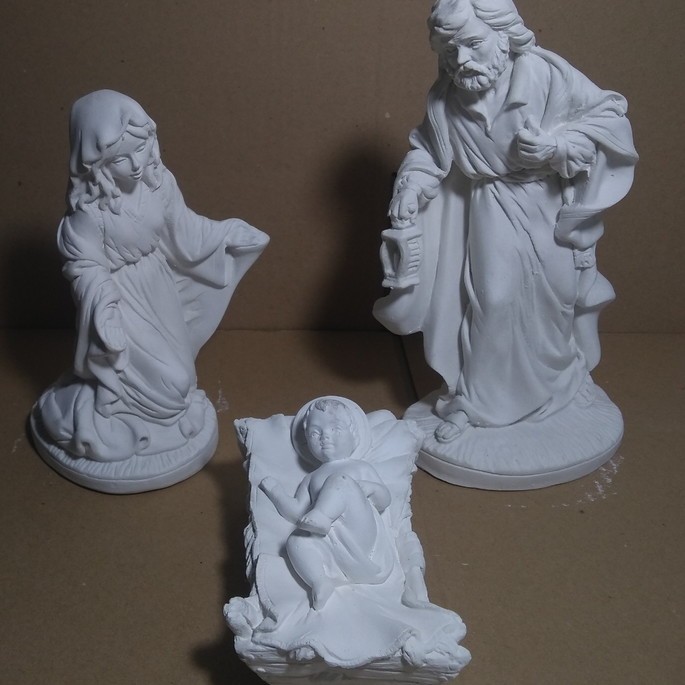 01 - Trio sagrada família, 01 - presépio baby, 01 - menino Jesus pequeno , 01 - Menino Jesus médio