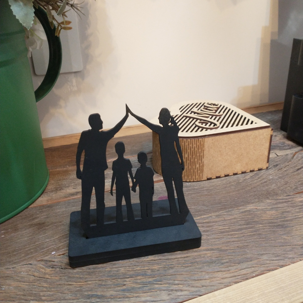 Enfeite de Mesa 14cm Altura Silhueta Família em MDF Preto e Base de MDF Decoração