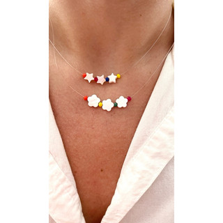 Chocker fio invisível com trio madrepérola