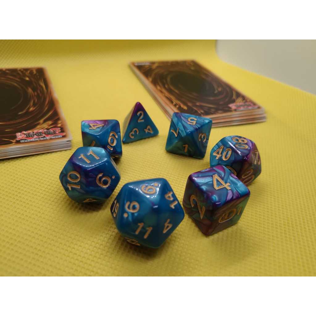 Kit 7 dados poliédricos para RPG, D&D e Card game (Yu-Gi-Oh / Magic)