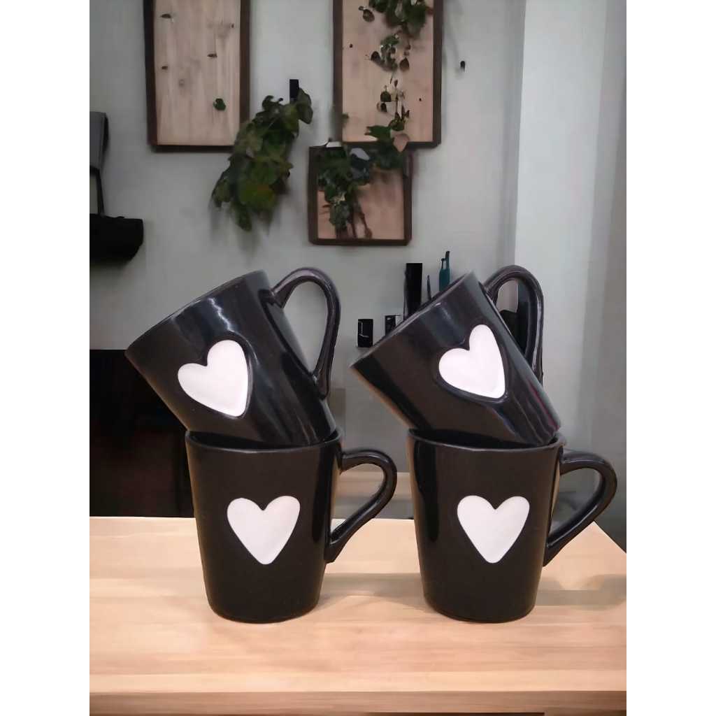 Jogo Kit 4 Canecas Xicaras Café Porcelana Coração Relevo preto em Oferta na Shopee