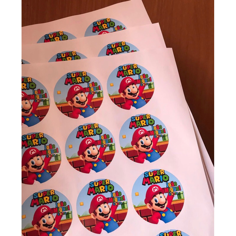 24 adesivos 5x5 cm  personalizados tema Super Mário.