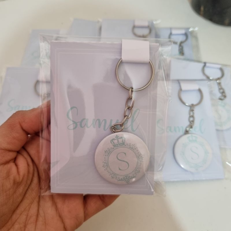 kit Lembrancinha Maternidade Neutro Azul com Branco 10 Bloquinhos + 10 Chaveiros Personalizados