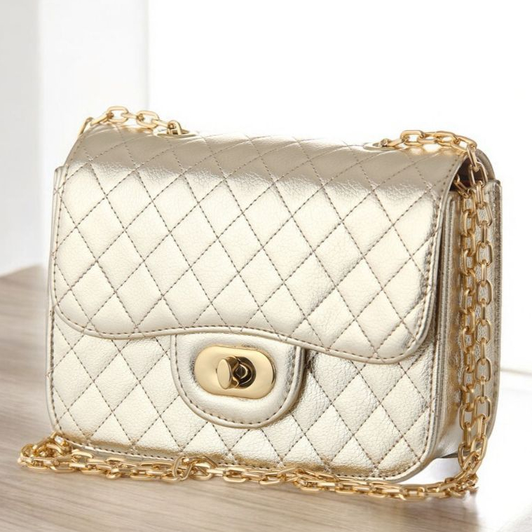 Bolsa Feminina Metalizada Balada Casamento alça de Corrente
