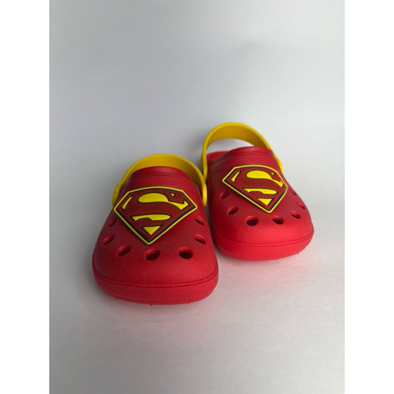 Babuche papete infantil personagem superman, super confortável e estiloso