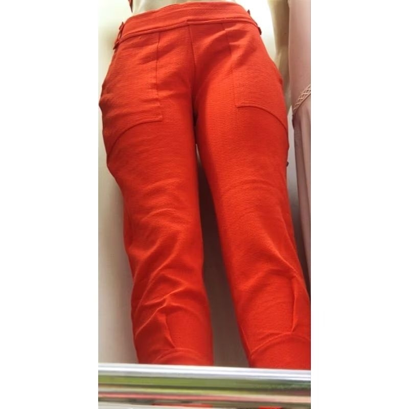 calça jogger jogger poliamida feminina laranja leva 4 bolsos  detalhe na barra