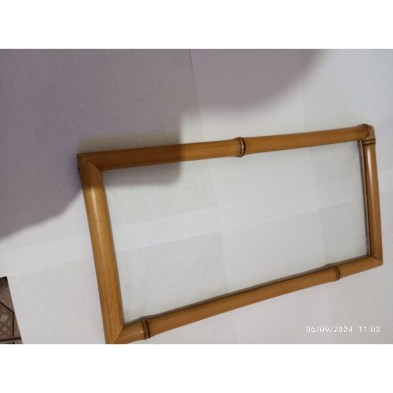 Prato de bambu e vidro.