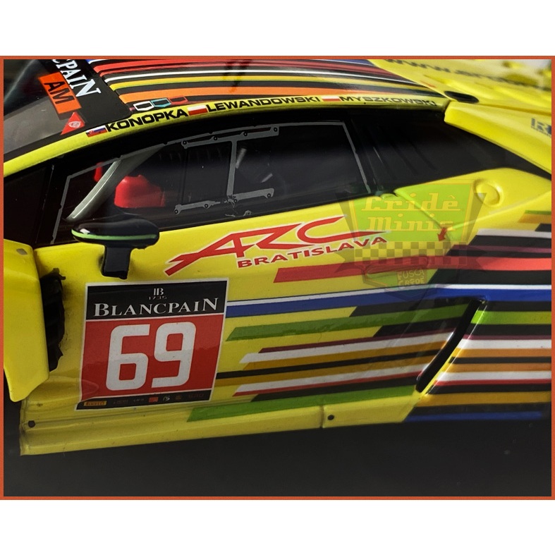 Carro autorama Lamborghini Huracán GT3 Grasser Racing No. 82 - escala 1/32