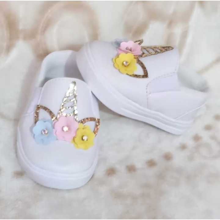 Tênis de bebê unicórnio branco calce fácil menina infantil em Oferta na Shopee
