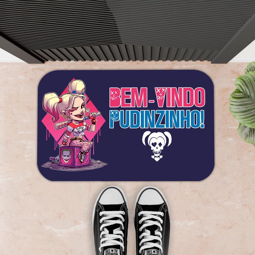 TAPETE PARA PORTA DECORATIVO - 34X60 - 2mm - BEM-VINDO PUDINZINHO ARLEQUINA
