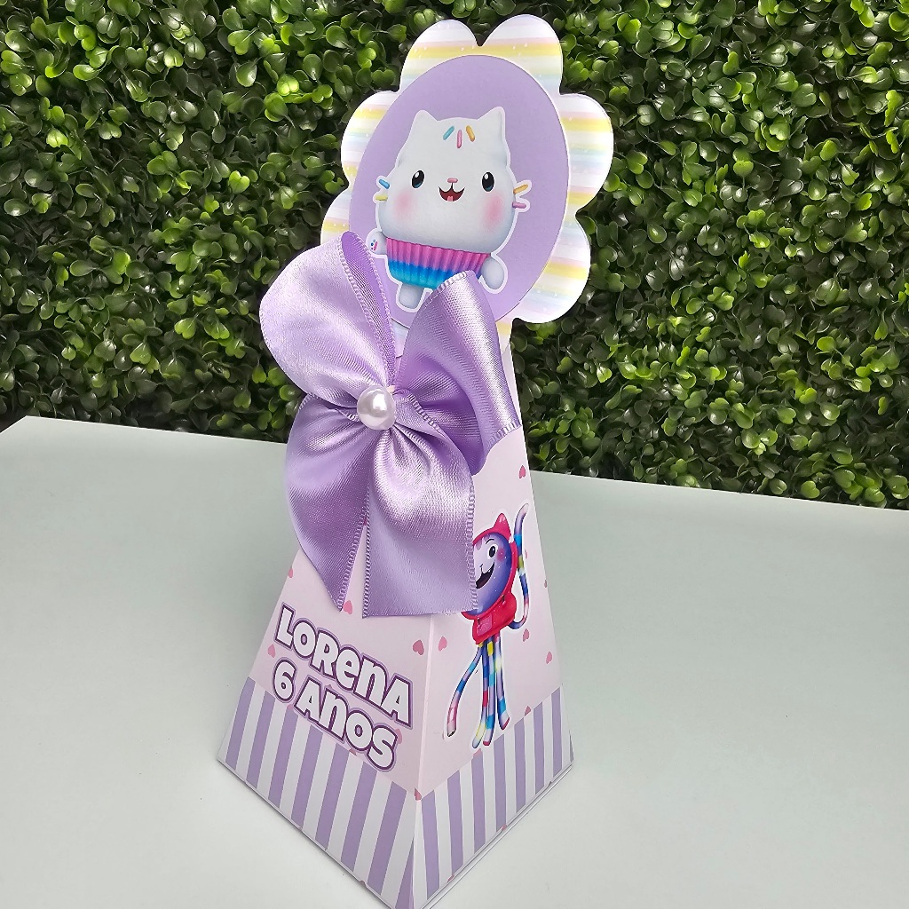 Caixa Cone Pirâmide A CASA MÁGICA DA GABBY - Personalizados - Festa infantil - Aniversário - Lembrancinha