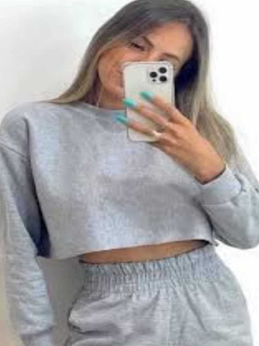 Blusa Cropped Manga Longa, a peça essencial para quem busca um estilo moderno e fashion.