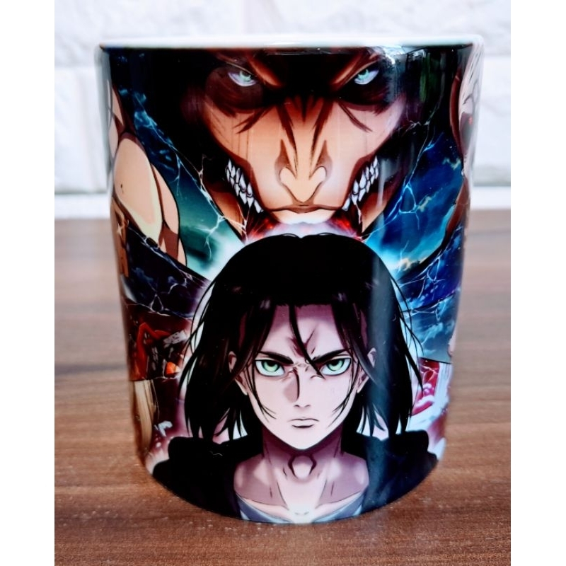 Caneca Attack on Titan - caneca branco ou preto, anime.