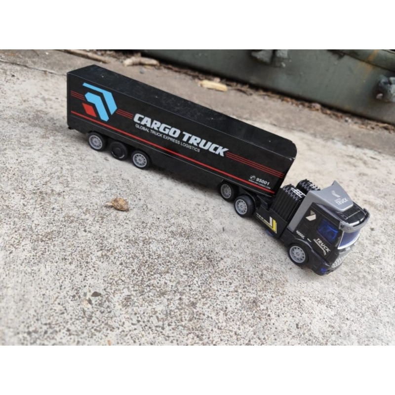 Caminhão carreta Baú com controle remoto total