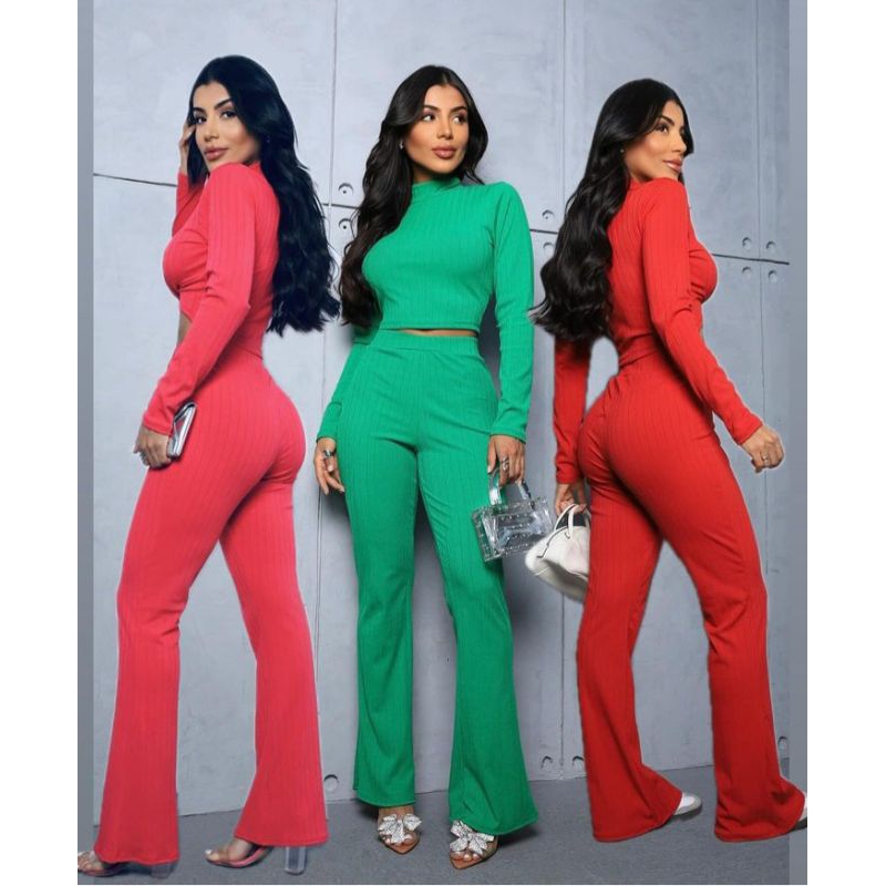 LANÇAMENTO CROPPED DE MANGAS LONGAS E CALÇA FLARE  TECIDO CANELADO POWER  TAMANHO UNICO SLIM ( VESTE DO 38 AO 42 )