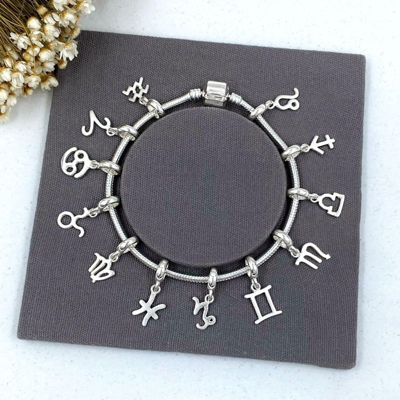 Imagem Berloque Signos do Zodíaco Prata 925 - Personalize Sua Pulseira com Seu Astral