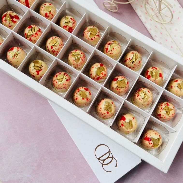 Caixa borda moldura com  divisórias para doces / tampa  modelo luva - 10 unidades