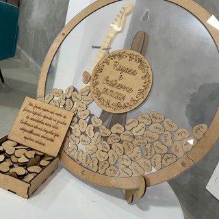 Quadro de Assinaturas Casamento Redondo Acrílico Transparente Personalizado com Corações MDF em Oferta na Shopee