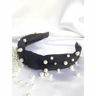 Tiara Feminina Elie, agregue leveza e Estilo ao seu Look com está linda Tiara de Tecido com Pérolas, a Tiara Elie, proporciona criação de Looks incríveis com sua diversidade de cores disponíveis.