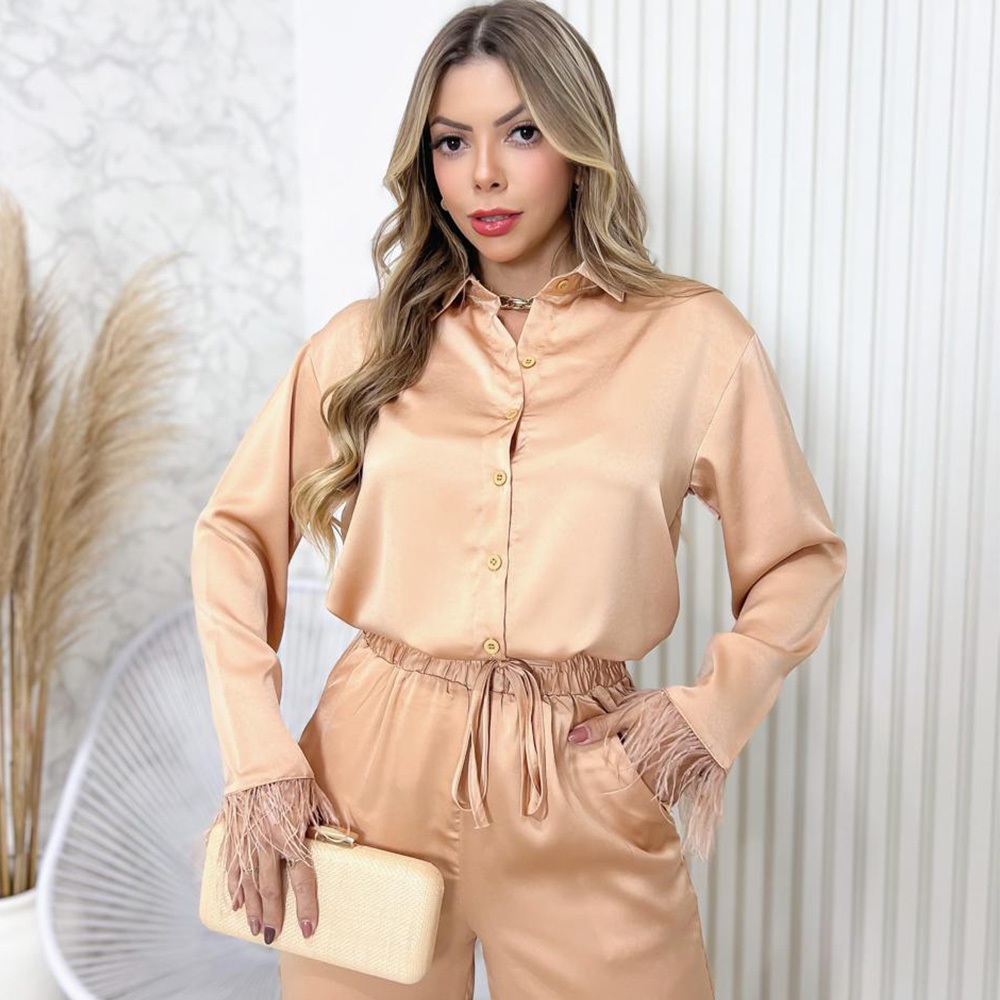 Conjunto Short Calça e Blusa Manga Longa tipo Cetim com Pluma