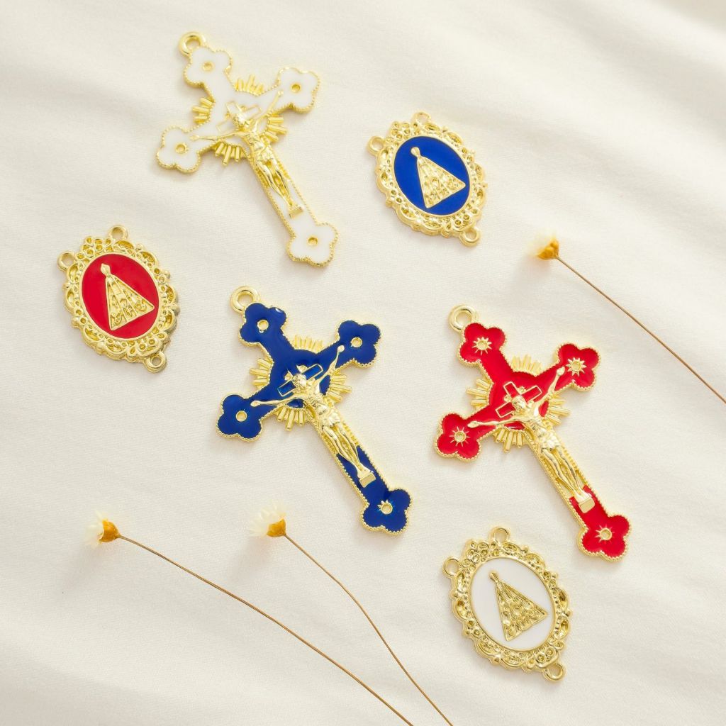 Entremeios + Crucifixos Nossa Senhora Aparecida Resinado Dourado Para Terço Alta Qualidade