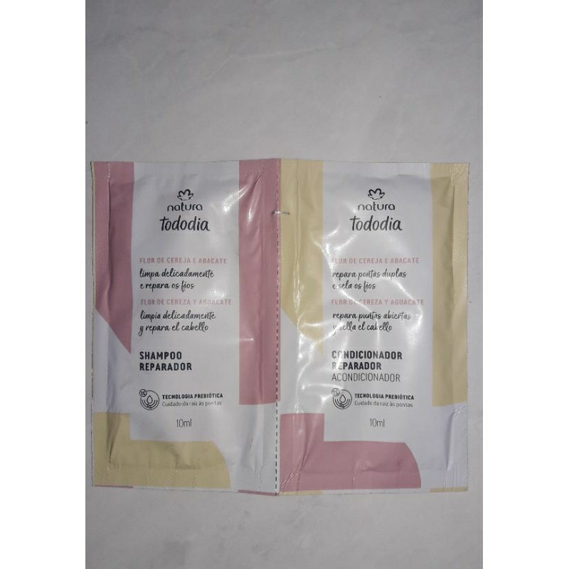 Conjunto sachê Flor de cereja e abacate 2x10ml