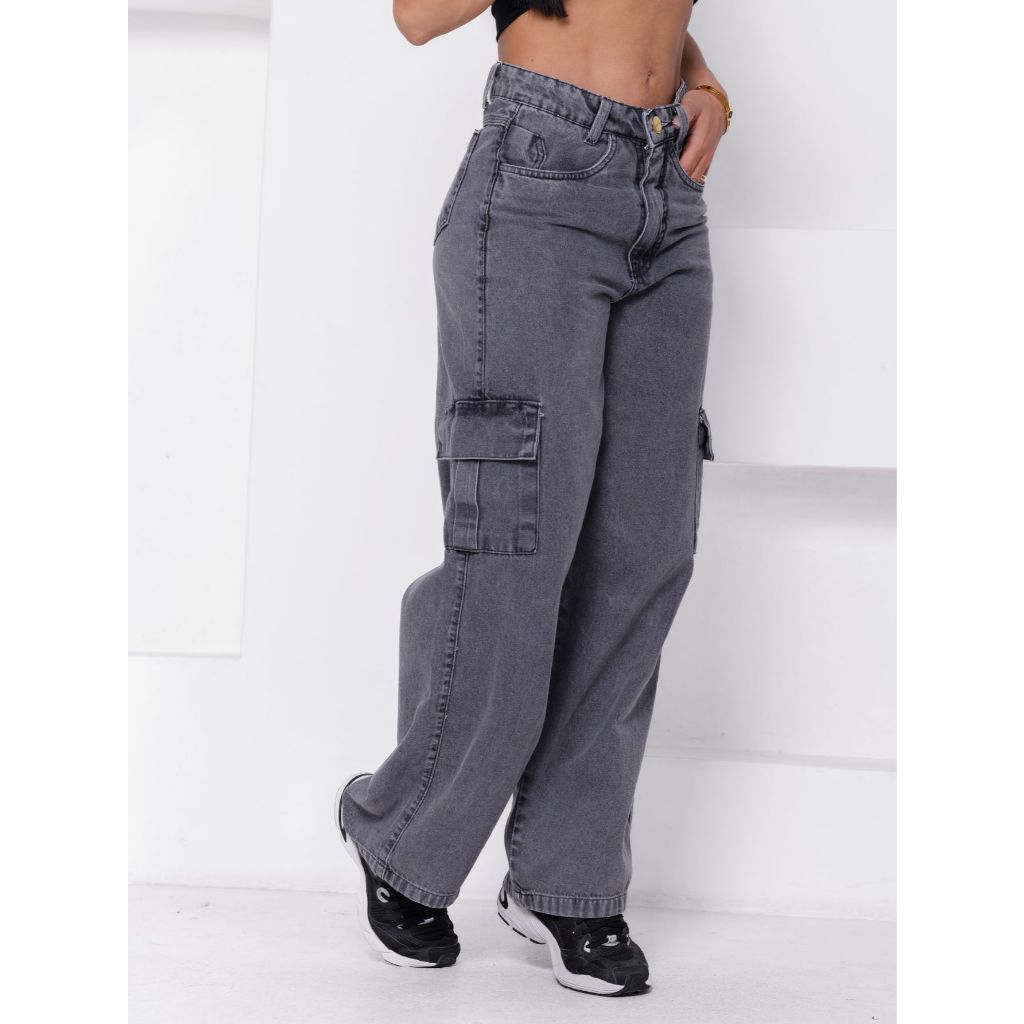CALÇA CARGO GRAFITE FEMININA MODELO WIDE LEG PANTALONA