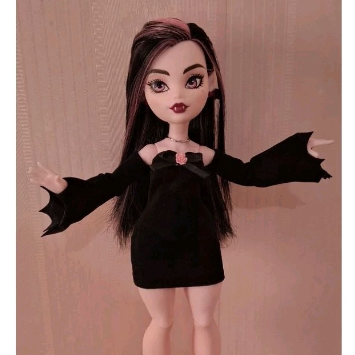 Roupa Vestido para boneca Vestido Monster High Draculaura G3 OLHAR DESCRIÇÃO