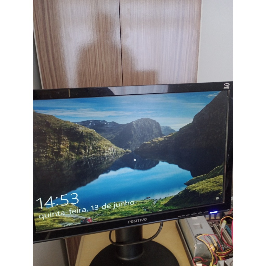 Monitor Itautec Positivo 19,5''' VGA/DVI