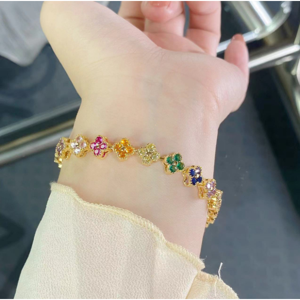 Pulseira Bracelete Flor  Moda Cravejada com Pedra Zircônia Folheada Ponto de Luz Dourada E Prata