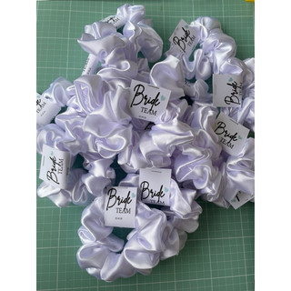 kit xuxinha de cetim com tag personalizada,xuxinha,scrunchie ,rabicó,mimo para cliente
