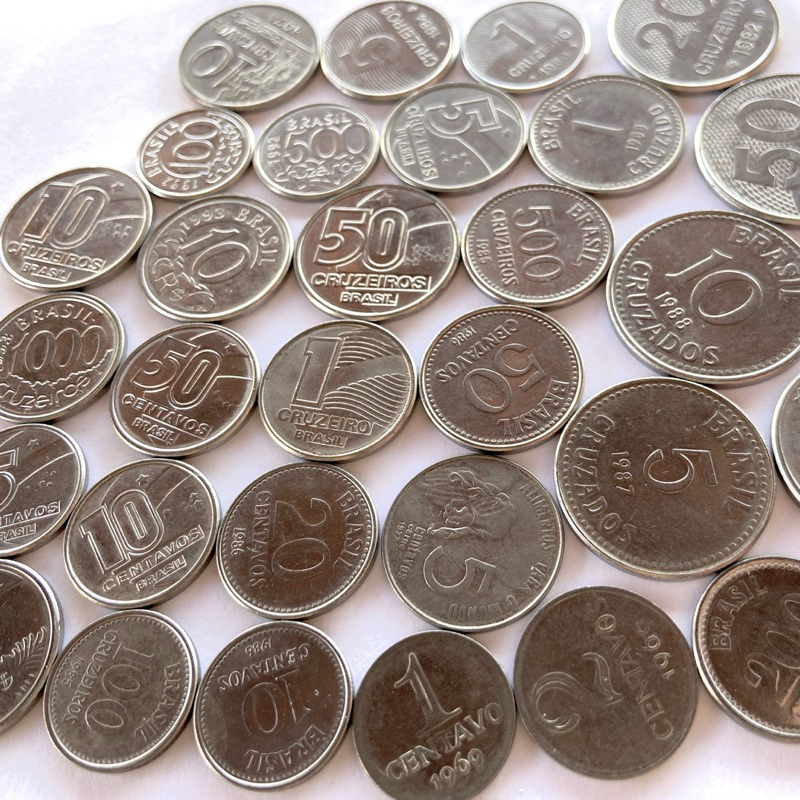 Lote 20 Moedas Antigas sendo 10 Estrangeiras + 10 Nacionais Sem repetição