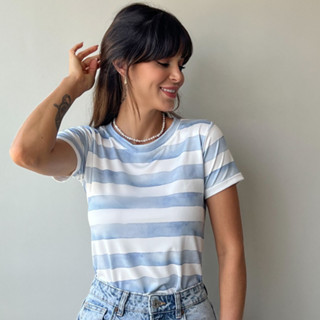 Tshirt Listrada Branco e Azul Blusa Básica Feminina Camiseta Gola O Malha Suplex Estampada em Oferta na Shopee