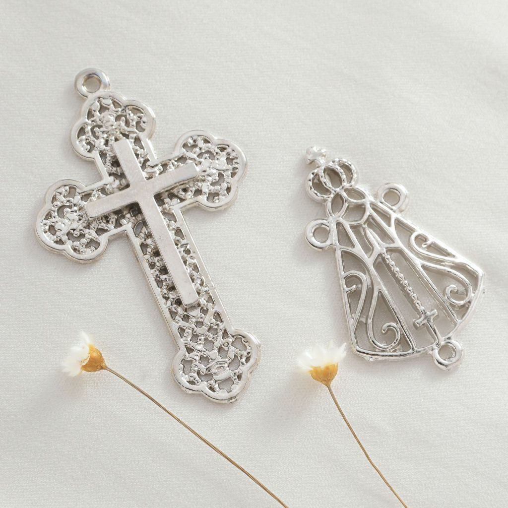 Entremeio Para Terço + Crucifixo 5,7x3,8 cm Nossa Senhora Aparecida Prata/Níquel Alta Qualidade