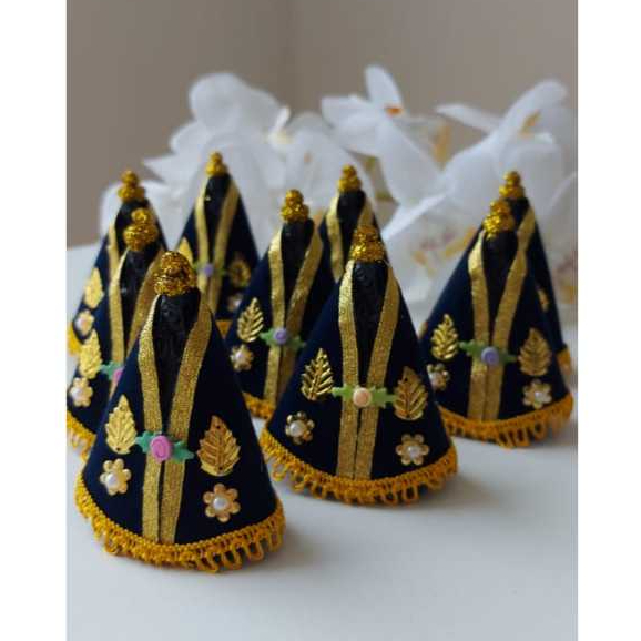 Kit 5 mini Imagem Nossa Senhora Aparecida 7cm plástico lembrancinha enfeite flor