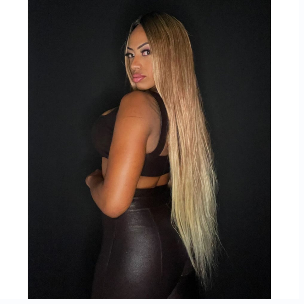 Cabelo liso NÍVIA - SLEEK