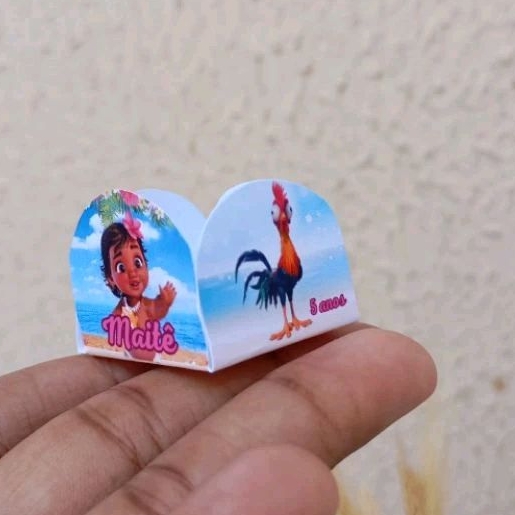 Forminha de brigadeiro Moana Baby personalizada para festa
