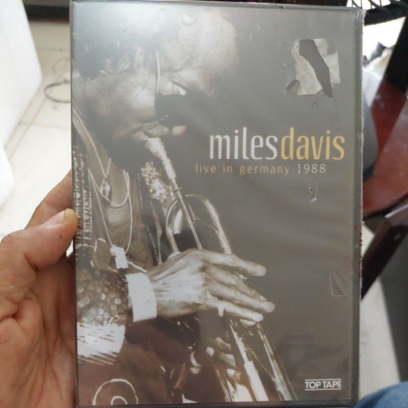 MILES DAVIS DVD LACRADO.LEIA A DESCRIÇÃO ATÉ O FINAL.