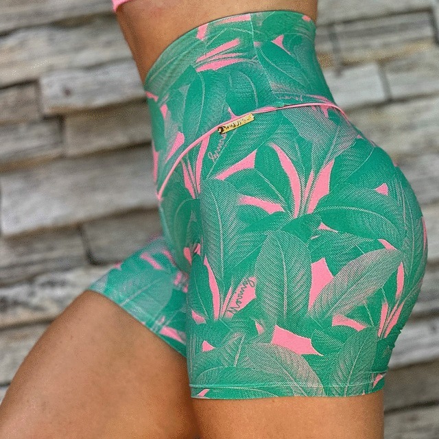 SHORT WALK EMPINA BUMBUM FOLHAGEM COMPOSÊ VERDE EXCLUSIVA