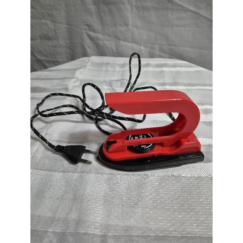ferro de passar roupa antigo C2485