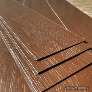 Kit 60 Pisos Adesivos Madeira Vinílico Lavável 91,4x15,2cm Auto Colante em Oferta na Shopee