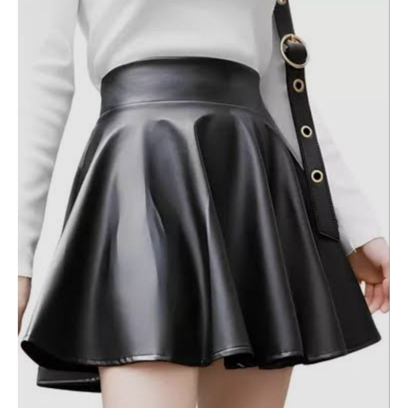 Saia gode rodada colegial em courino/ couro sintético  com elastano INFANTIL DO TAM 2 AO 12
