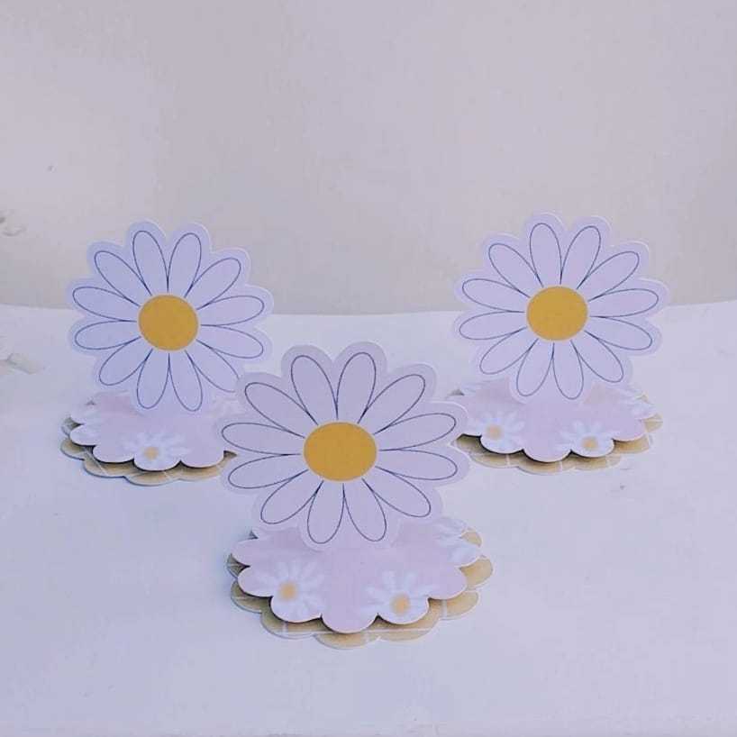 Kit Aplique 3D, 10, 20, 30 ou 40 und. Tag MARGARIDAS Personalizada | Lembrancinhas | Festa infantil | Aniversário